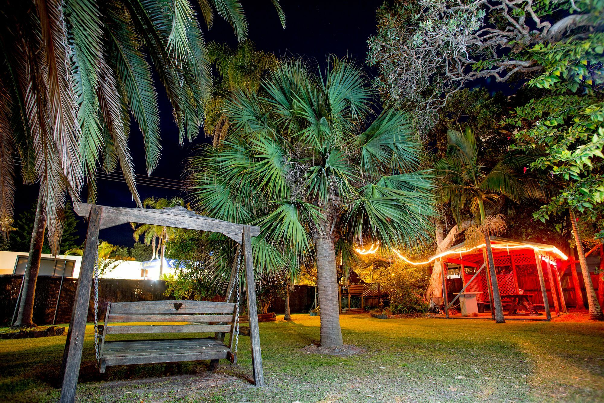 Ocean Paradise Studios & Apartments Coffs Harbour Exterior photo